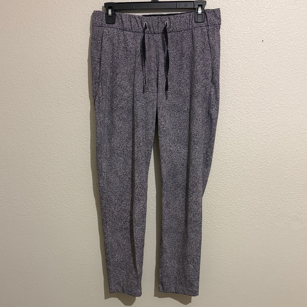 Lululemon Keep Moving Pant High Rise Black Print Size 6 Pockets Drawstring